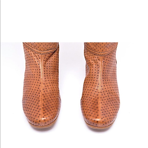 Prada leather scrunch boots - Picture 4 of 7